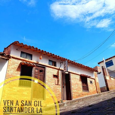 Santander Aleman Hostel Сан-Хиль Экстерьер фото